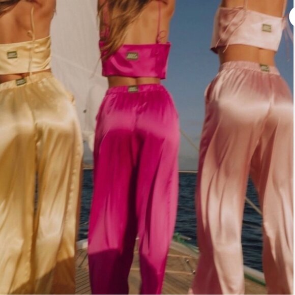 NWT Daily Drills Silky Resort Pants Hot Pink M/L - Picture 2 of 7